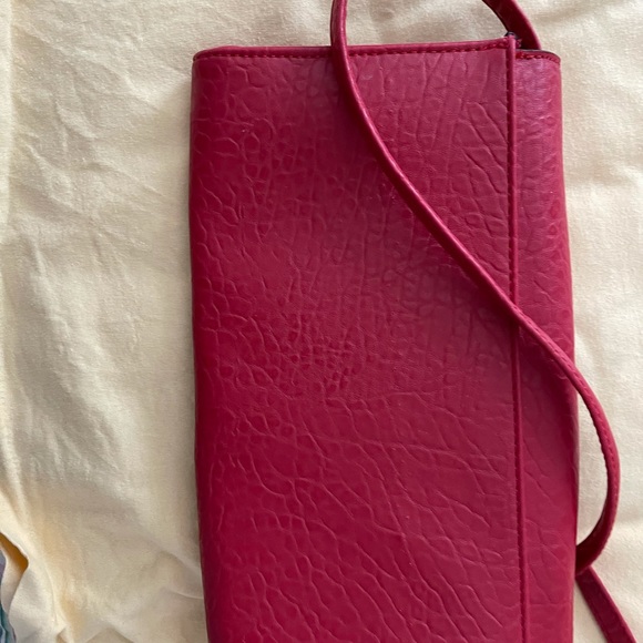 Faux leather clutch - Picture 3 of 3